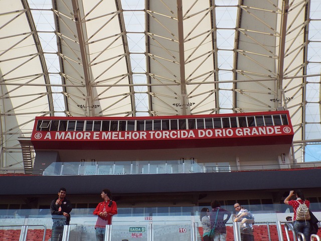 不盲目附和 不盲目附和